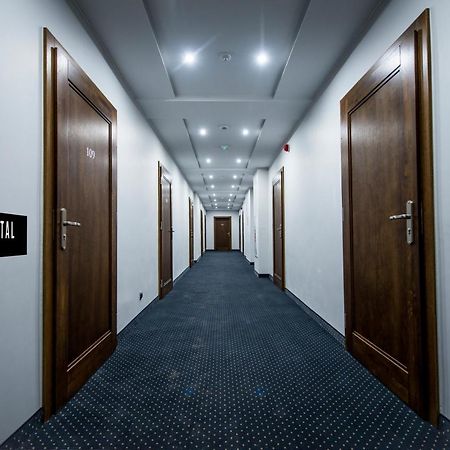 Hotel Crystal Janikowo Экстерьер фото