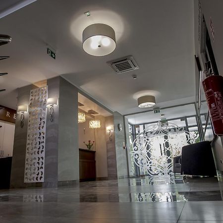 Hotel Crystal Janikowo Экстерьер фото